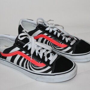 Vans Black Fiery Coral Canvas and Suede Mens Size 9.5
